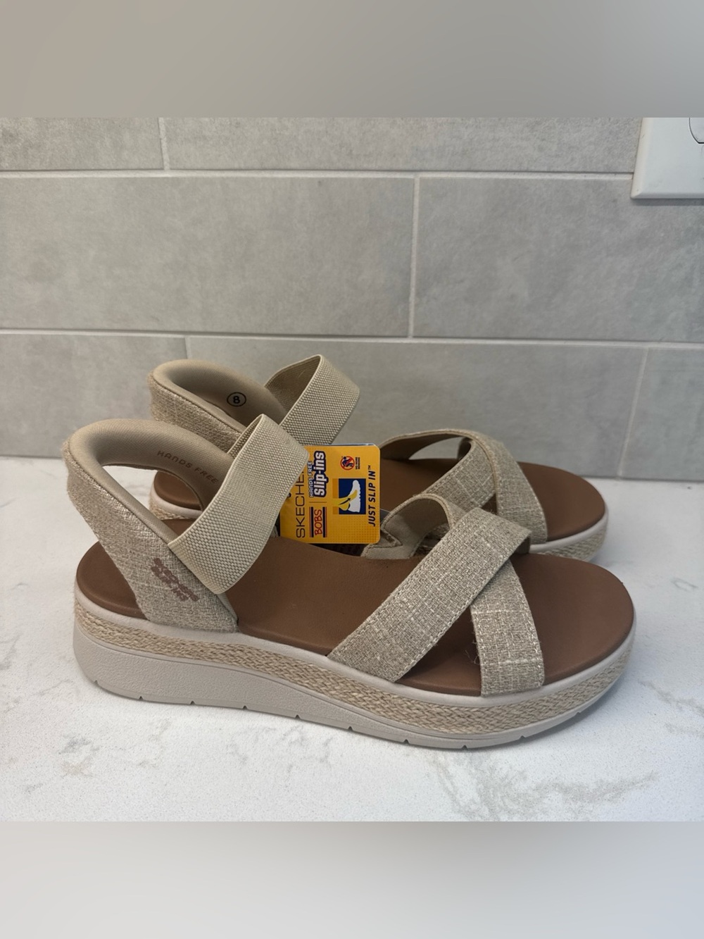 NWT Skechers Women's 8 Light Beige Platform Sandals Sun Ray slip in hands free